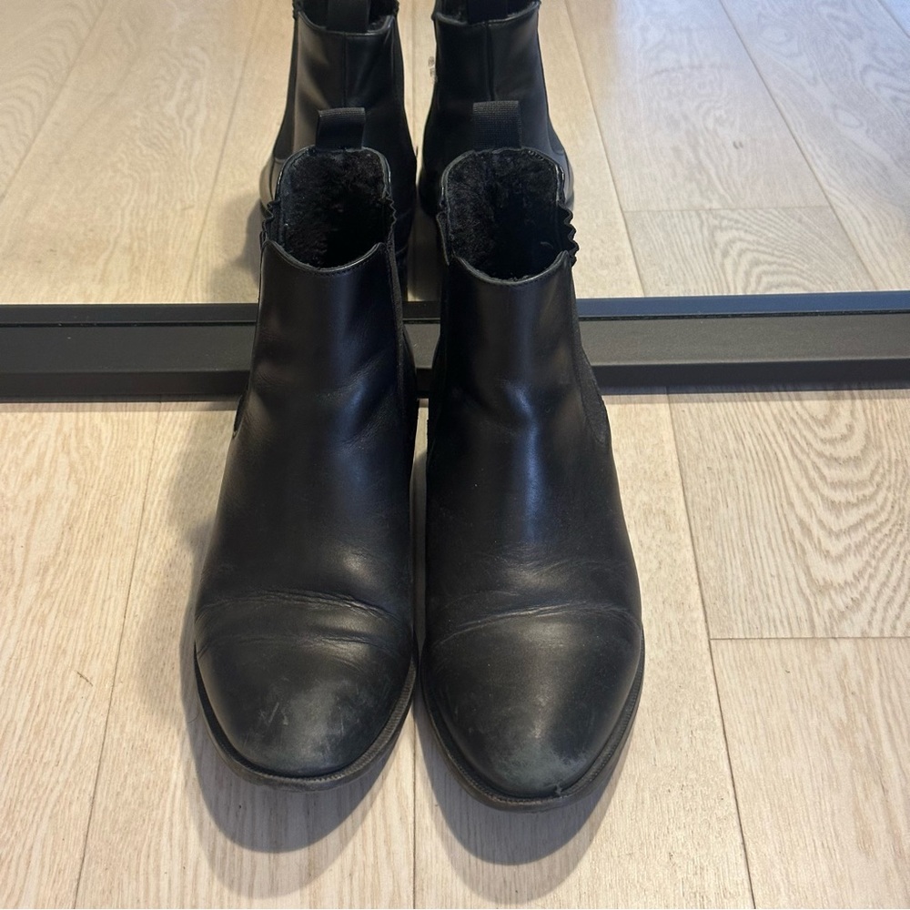 Leather Shearling Lined Chelsea boots